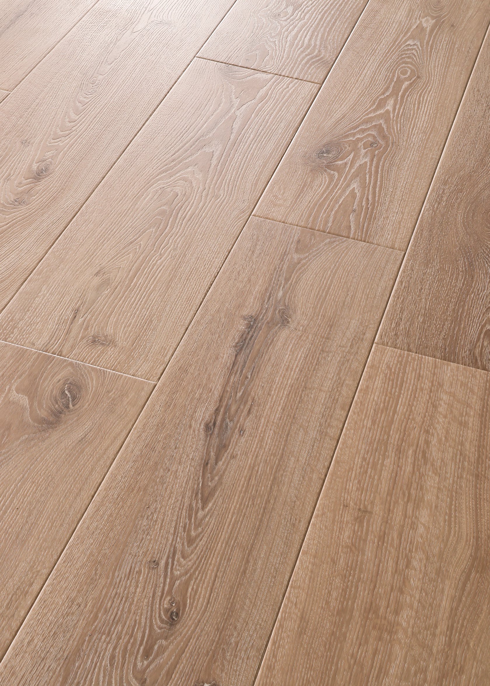 COREtec CR504 COREtec Originals 9″ Mocha Field Oak Coretec 3 In-stock Specials - CR504 COREtec Originals 9" Cinnamon Bark Oak | Giant Commercial Flooring