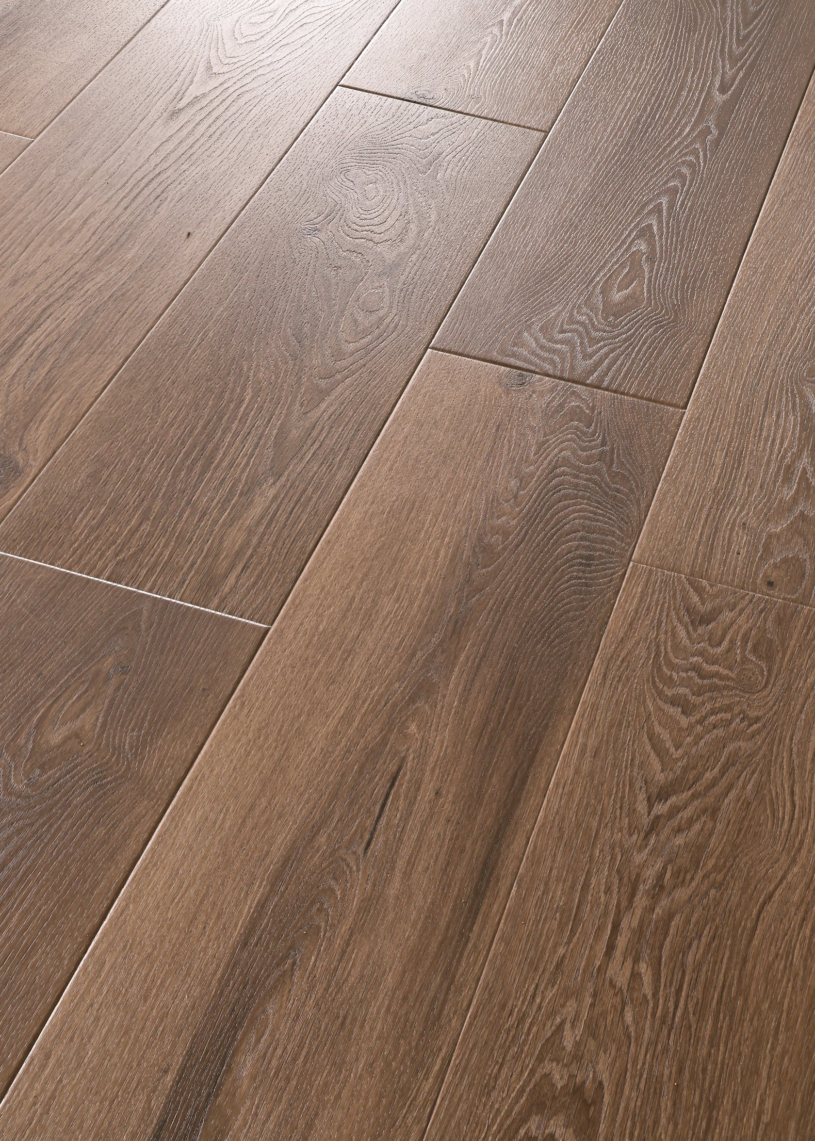 COREtec CR504 COREtec Originals 9″ Cinnamon Bark Oak Coretec 3 In-stock Specials - CR504 COREtec Originals 9" Cinnamon Bark Oak | Giant Commercial Flooring