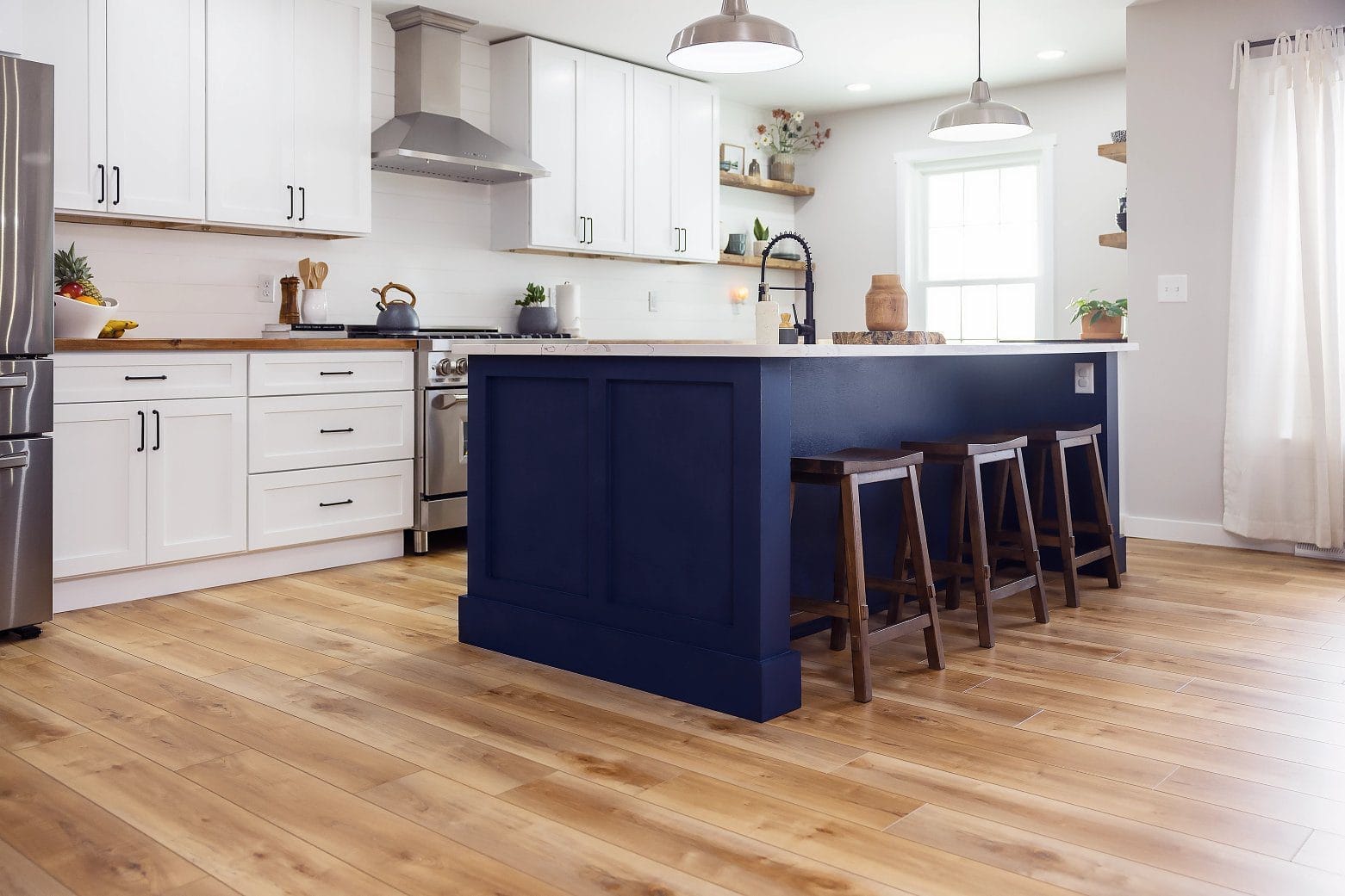 COREtec VV012 COREtec Originals 7″ Manila Oak Coretec 2 COREtec - VV012 COREtec Originals 7" Manila Oak | Giant Commercial Flooring